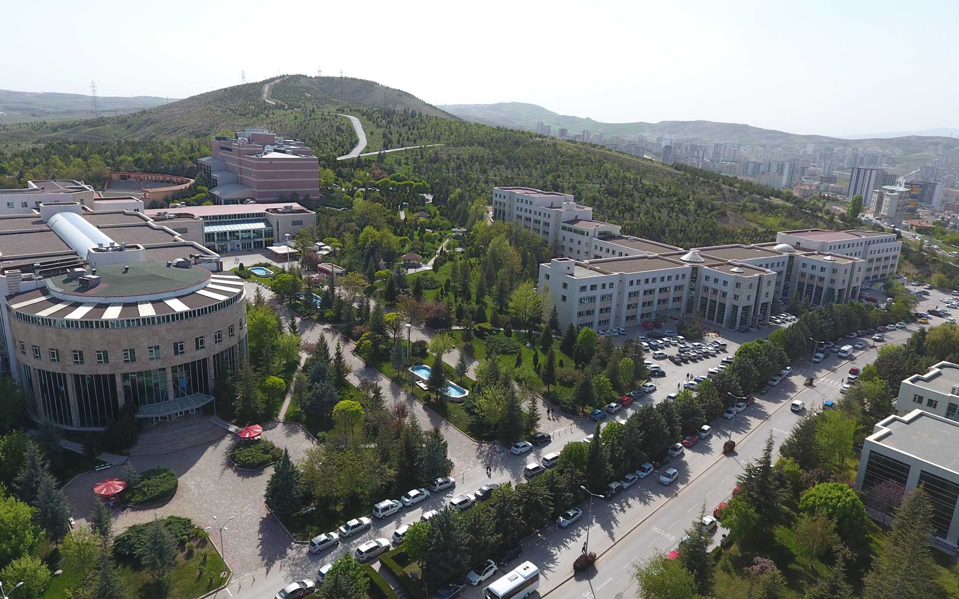 Dünya genelinde üniversitelerin sürdürülebilirlik performansını ölçen UI GreenMetric 2025 Yeşil