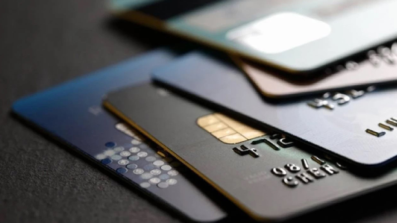 TCMB analizine göre kredi kartı limitleri gelirden hızlı arttığında borçlanma