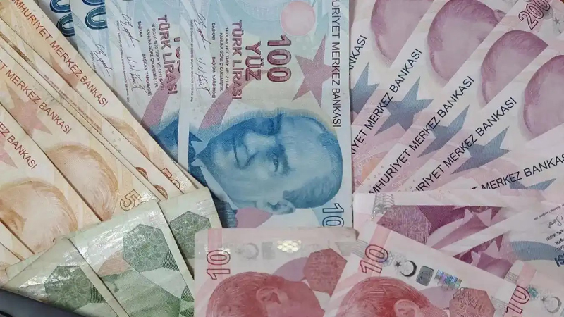 Bankalardaki toplam mevduat 24,8 trilyon lirayı aştı. Paranın büyük bölümü