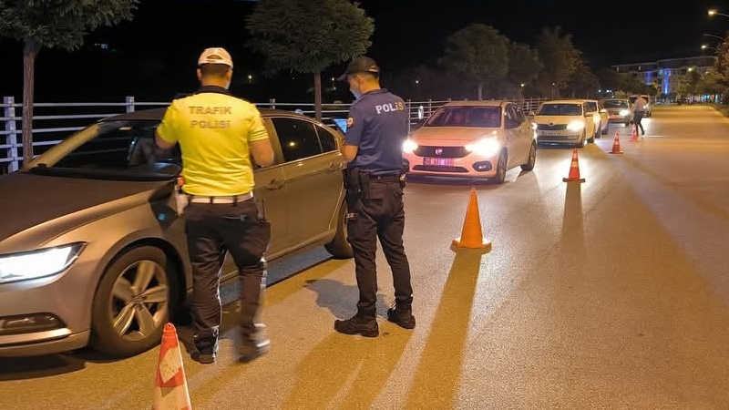 Ankara’da yılbaşı kutlamaları için trafik önlemleri alındı. 31 Aralık akşamından