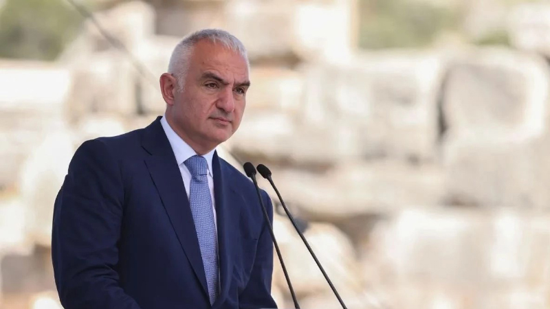 Bakan Ersoy açıkladı: Bölgesel krizlere rağmen Türkiye turizm sektörü güçlü