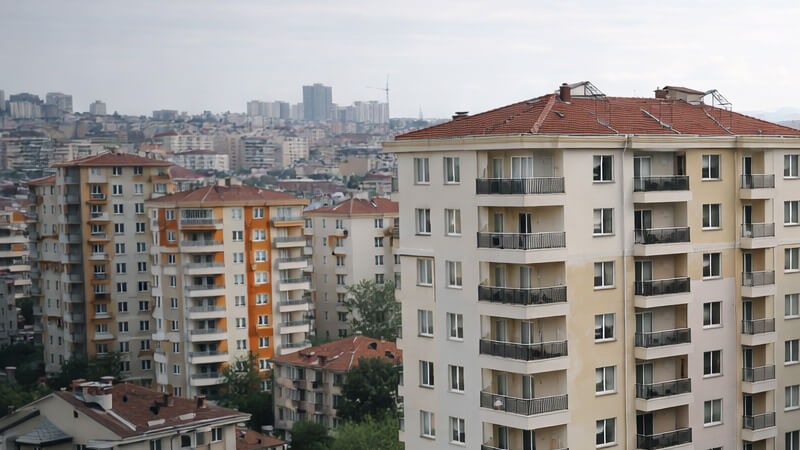 Konut fiyatları Türkiye genelinde enflasyonun hafif altında kaldı ancak 24