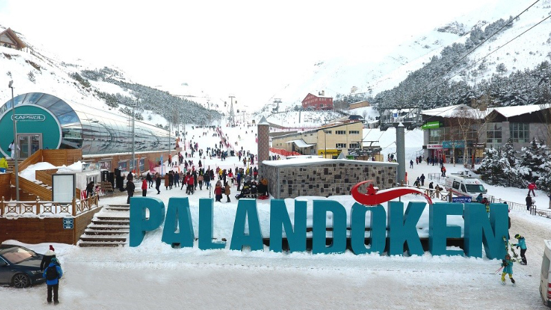 Kayak merkezlerinde kar kalınlığı rekor seviyelere ulaştı. Palandöken’de 208 santimetre