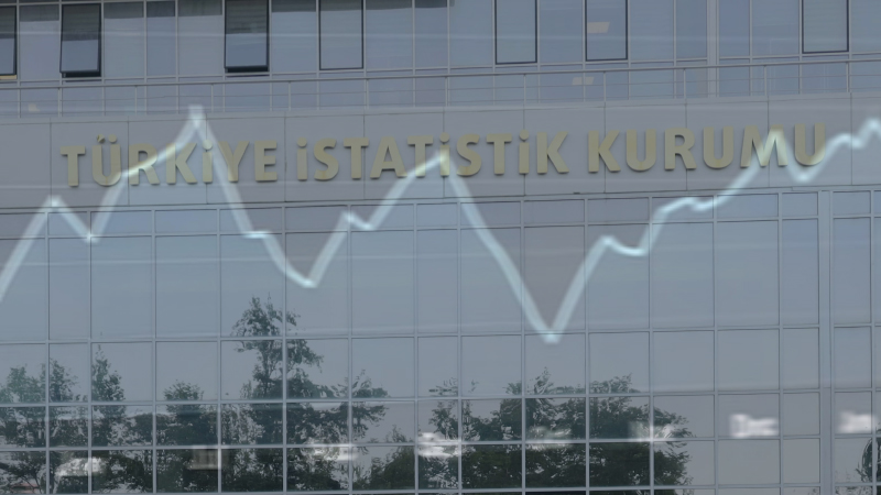 Bir önceki aya göre Ocak ayında tüketici güven endeksi %0,3