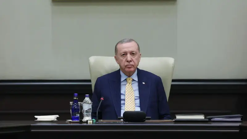 Kabine bugün kritik başlıklarla toplanıyor. Emekli ikramiyesi zammı, güvenlik düzenlemeleri