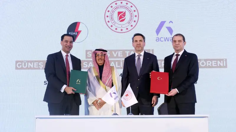 Türkiye ile Suudi Arabistan arasında 2 milyar dolarlık güneş enerjisi