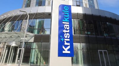 İhlas Holding İnşaat Grubu’nun Beylikdüzü’nde hayata geçirdiği 35 katlı Kristal