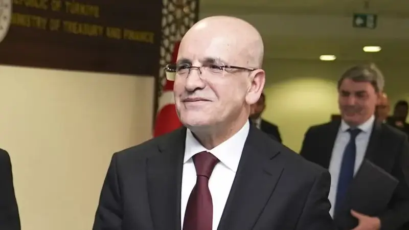 Bakan Şimşek, enflasyonla mücadelenin öncelik olduğunu ve yabancı yatırımcı ilgisinin