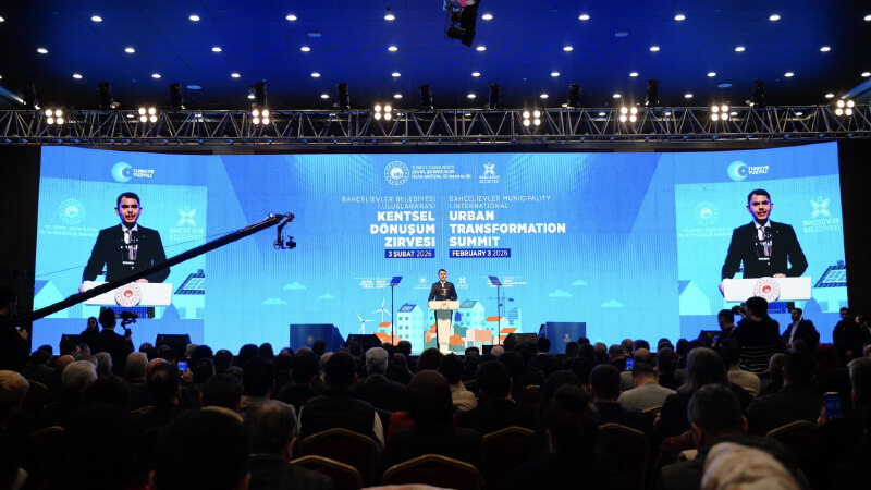 Murat Kurum, İstanbul’da 927 bin konutun dönüştürüldüğünü açıkladı. Yarısı Bizden