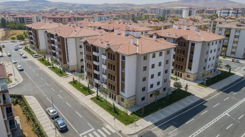 TOKİ’de kura heyecanı sürüyor. 10 ilde daha 36 bin 458
