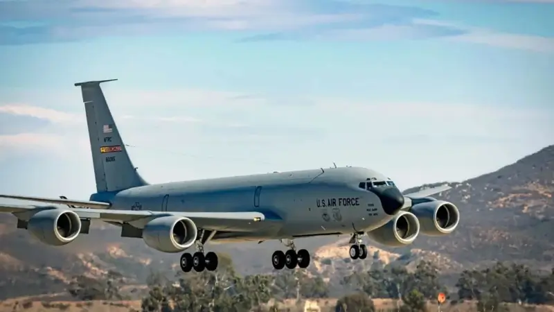 ABD’ye ait KC-135 yakıt ikmal uçağı Irak’ta düştü. CENTCOM kazanın
