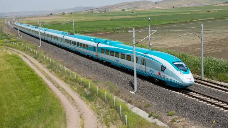 Ramazan Bayramı öncesi tren seferlerinde kapasite artırıldı. Ankara–İstanbul YHT hattında