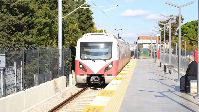 Kent içi raylı sistemlerde günlük 932 bin yolcu taşınıyor. Marmaray