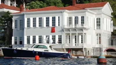 Kurtlar Vadisi dizisinin unutulmaz mekânı Abud Efendi Yalısı satışa çıktı!