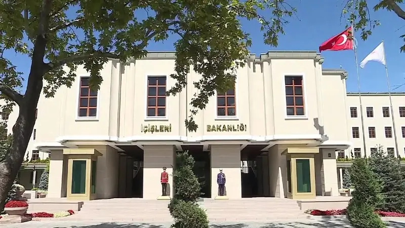 Kahramanmaraş’taki okul saldırısının ardından İçişleri Bakanlığı harekete geçti. Türkiye genelinde