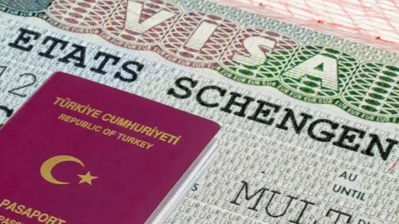Schengen vizesi almak isteyen Türk vatandaşları için randevu sorunu büyüyor.