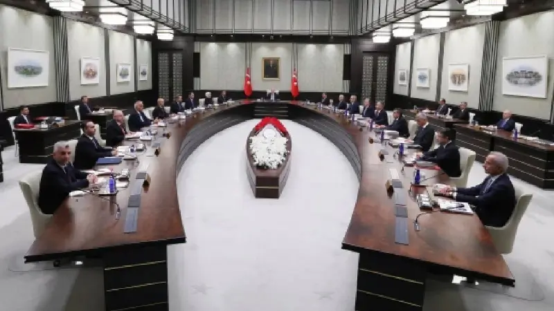 Kabine bugün toplanıyor: gündemde savaş, ekonomi ve 9 gün tatil