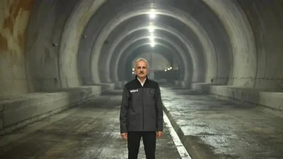 Ulaştırma Bakanı Abdulkadir Uraloğlu, Ankara-İstanbul YHT hattında devam eden projelerin