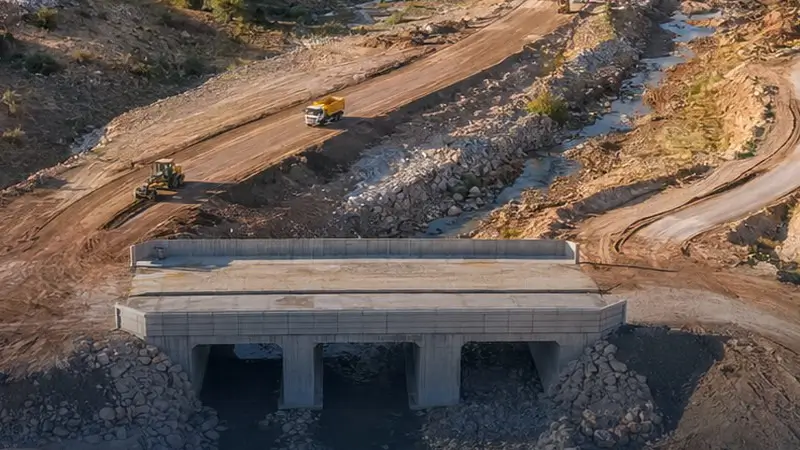 Ankara Büyükşehir Belediyesi, muhtelif ilçelerde 20 dere geçiş yapısı ile