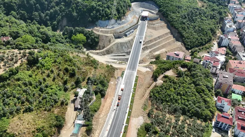 Hizmete açılan 45 kilometrelik yol, Yalova ile Armutlu arasındaki seyahat