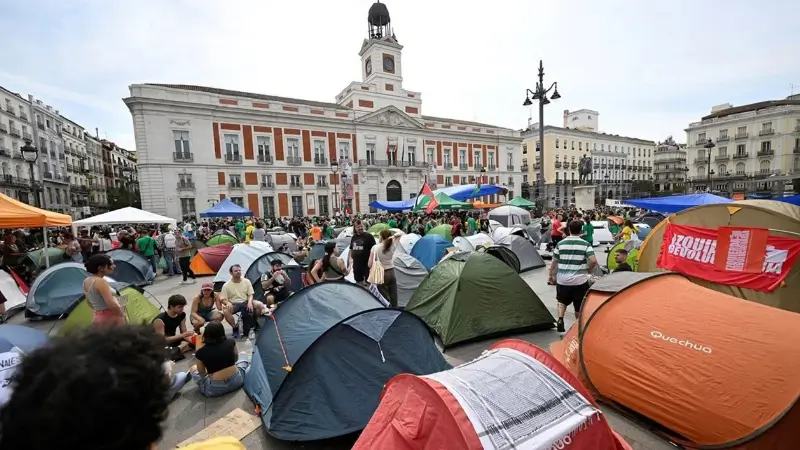 İspanya’daki konut krizi Madrid’de çadır eylemine dönüştü. Puerta del Sol’da