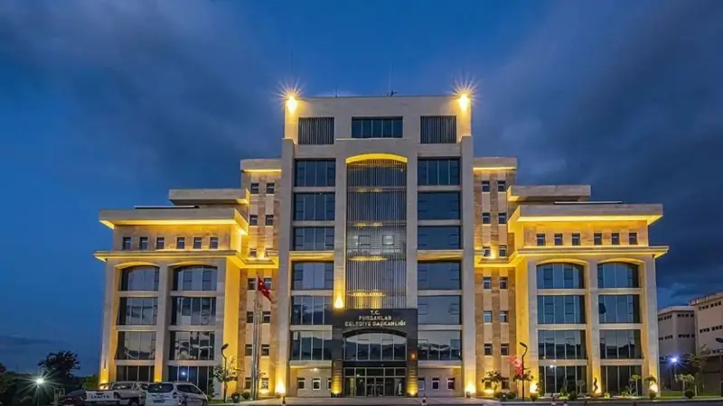 Pursaklar Belediyesi düğün salonu, kafeterya ve ATM alanını kiraya veriyor.