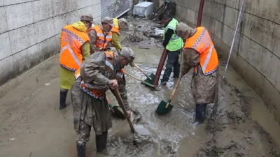 İstanbul'da 7 kişinin hayatını kaybettiği sel felaketinin ardından Ayazağa'da Kentsel